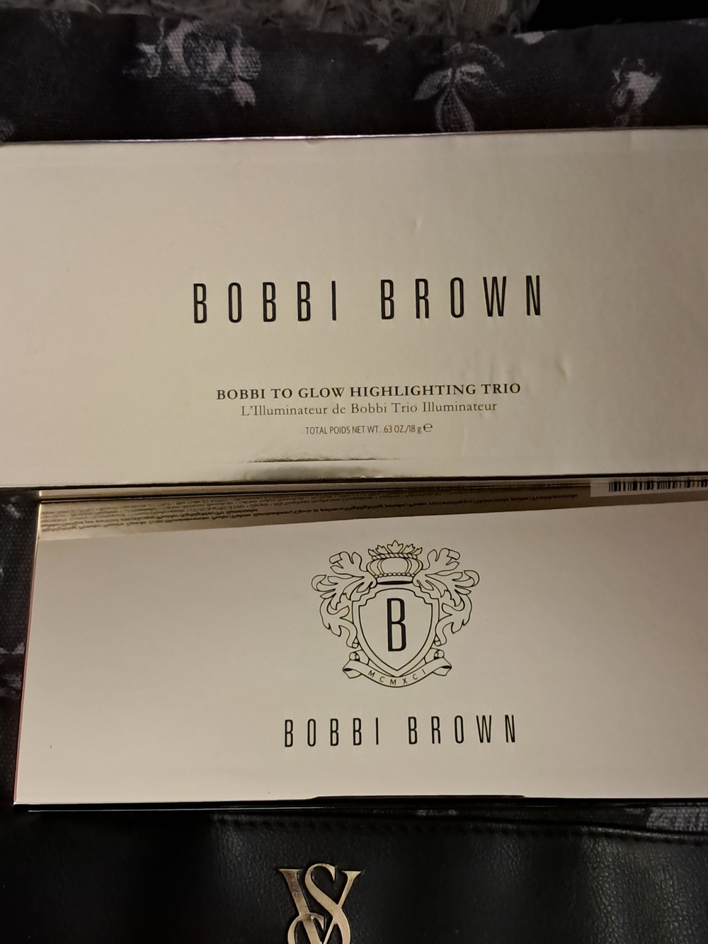 Bobbi Brown Highlighting Trio Palette - Gold & Cream Packaging